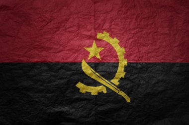 Angola 'nın rengarenk büyük ulusal bayrağı eski kağıt desen arka planında