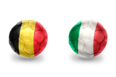 İtalya ve Belçika 'nın ulusal bayraklı gerçekçi futbol topları, futbol takımları. beyaz arkaplanda.