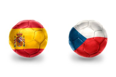 İspanya ve Çek Cumhuriyeti ulusal bayraklı gerçekçi futbol topları, futbol takımları. beyaz arkaplanda.