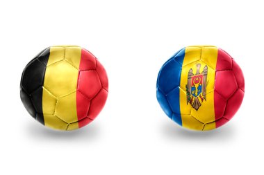 Moldova ve Belçika ulusal bayraklı gerçekçi futbol topları, futbol takımları. beyaz arkaplanda.