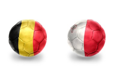 Ulusal malta ve Belçika bayraklı gerçekçi futbol topları, futbol takımları. beyaz arkaplanda.