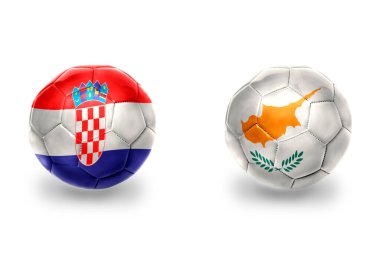 Ulusal siyatik ve Hırvat bayraklı gerçekçi futbol topları, futbol takımları. beyaz arkaplanda.