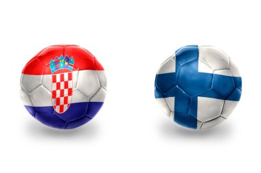Finlandiya ve Hırvat ulusal bayraklı gerçekçi futbol topları, futbol takımları. beyaz arkaplanda.