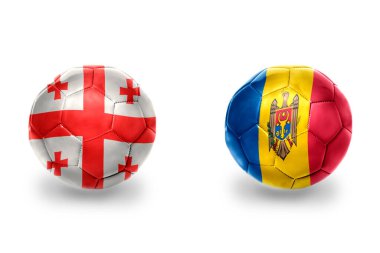 Moldova ve Gürcistan ulusal bayraklı gerçekçi futbol topları, futbol takımları. beyaz arkaplanda.