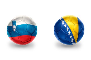 Bosna, Herzegovina ve Slovenia ulusal bayraklı gerçekçi futbol topları, futbol takımları. beyaz arkaplanda.