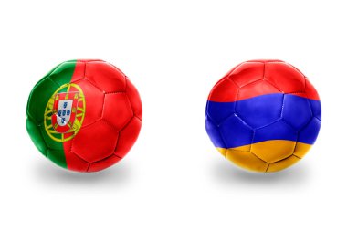 Ermenistan, Portekiz ve futbol takımlarının ulusal bayraklı gerçekçi futbol topları. beyaz arkaplanda.