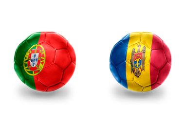 Moldova ve Portekiz ulusal bayraklı gerçekçi futbol topları, futbol takımları. beyaz arkaplanda.