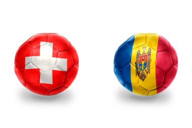 Moldova ve İsviçre ulusal bayraklı gerçekçi futbol topları, futbol takımları. beyaz arkaplanda.