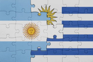 Uruguay 'ın renkli ulusal bayrağı ve Arjantin bayrağı. konsept