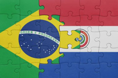 Paraguay 'ın renkli ulusal bayrağı ve Brezilya bayrağı. konsept