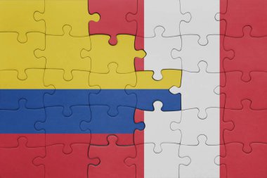 Peru 'nun renkli ulusal bayrağı ve Kolombiya bayrağı bulmacası. konsept