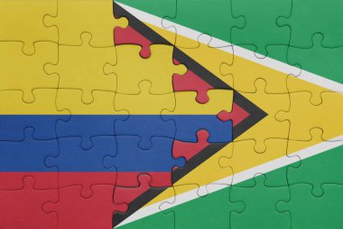 Guyana 'nın renkli ulusal bayrağı ve Kolombiya bayrağı. konsept