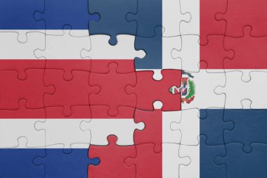 Dominik Cumhuriyeti 'nin renkli ulusal bayrağı ve Kosta Rika bayrağının bulmacası. konsept