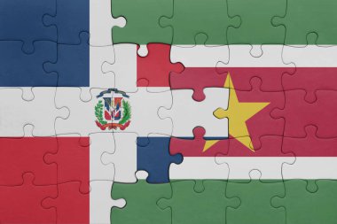 Surinam 'ın renkli ulusal bayrağı ve Dominik Cumhuriyeti bayrağı. konsept
