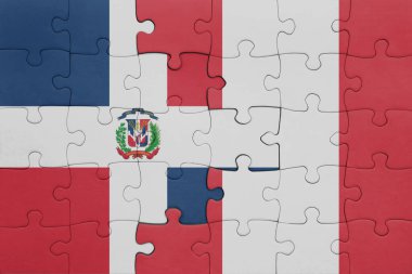 Peru 'nun renkli ulusal bayrağı ve Dominik Cumhuriyeti bayrağı ile ilgili bulmacalar. konsept