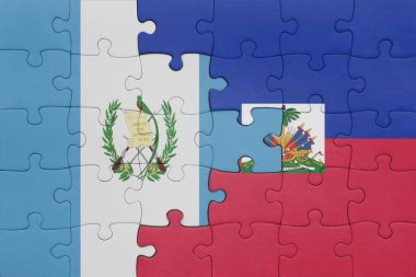 Haiti 'nin renkli ulusal bayrağı ve Guatemala' nın bayrağı. konsept