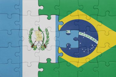 Brezilya bayrağı ve Guatemala bayrağıyla dolu renkli bir bulmaca. konsept