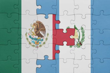 Guatemala 'nın renkli ulusal bayrağı ve Meksika bayrağı. konsept