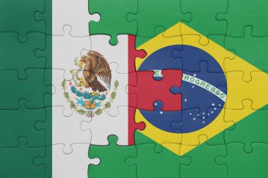 Brezilya bayrağı ve Meksika bayrağının rengarenk yapbozu. konsept