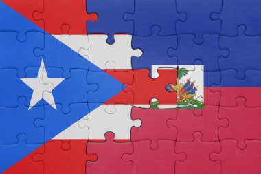 Haiti 'nin renkli ulusal bayrağı ve Porto Riko' nun bayrağı. konsept