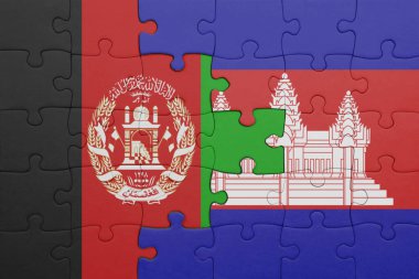 Kamboçya 'nın renkli ulusal bayrağı ve Afganistan bayrağının bulmacası. konsept