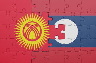Kırgızistan 'ın renkli ulusal bayrağı ve laos bayrağıyla bulmaca. konsept
