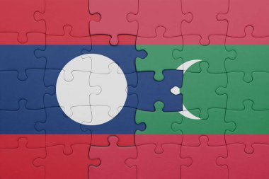 Laos 'un renkli ulusal bayrağı ve maldivler bayrağı ile bulmaca. konsept