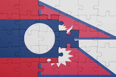 Laoların renkli ulusal bayrağı ve Nepal bayrağı ile bulmaca. konsept