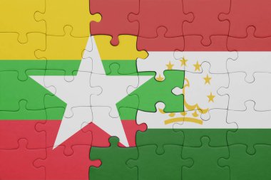 Myanmar 'ın renkli ulusal bayrağı ve Tacikistan bayrağı. konsept