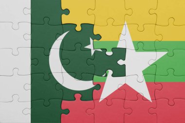 Myanmar 'ın renkli ulusal bayrağı ve Pakistan bayrağı. konsept