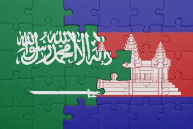 Kamboçya 'nın renkli ulusal bayrağı ve Suudi Arabistan bayrağı. konsept