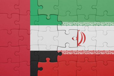 İran 'ın renkli ulusal bayrağı ve Birleşik Arap Emirliklerinin bayrağı. konsept