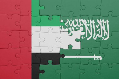 Suudi Arabistan 'ın renkli ulusal bayrağı ve Birleşik Arap Emirliklerinin bayrağı. konsept