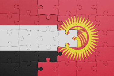 Kırgızistan bayrağı ve bayrağının rengarenk ulusal bayrağıyla bulmaca. konsept