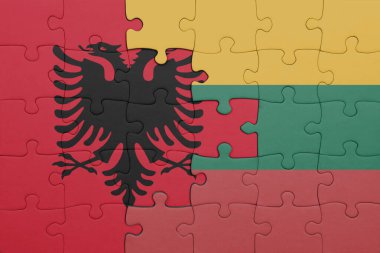 Afrika 'nın renkli ulusal bayrağı ve Litvanya bayrağı bulmacası. konsept