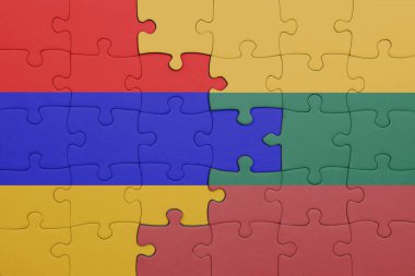 Ermenistan 'ın renkli ulusal bayrağı ve Litvanya bayrağı. konsept