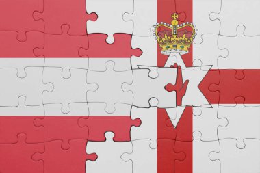 Kuzey İrlanda 'nın renkli ulusal bayrağı ve Avusturya bayrağıyla ilgili bulmacalar. konsept