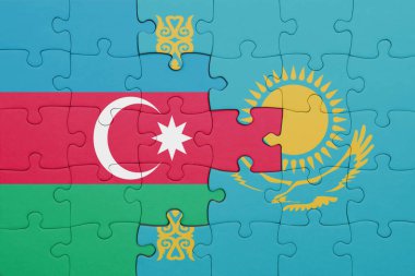 Azerbaijan 'ın renkli ulusal bayrağı ve Kazakistan bayrağı. konsept