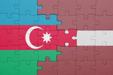 Azerbaijan 'ın renkli ulusal bayrağı ve Letonya bayrağı bulmacası. konsept