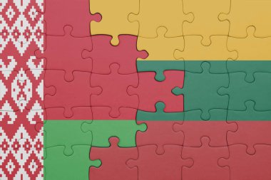 Beyaz Rusya 'nın renkli ulusal bayrağı ve Litvanya bayrağı. konsept