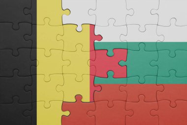 Bulgar ulusal bayrağı ve Belçika bayrağının rengarenk bulmacası. konsept