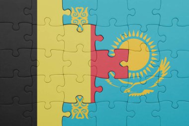Kazakistan 'ın renkli ulusal bayrağı ve Belçika bayrağı. konsept