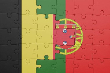 Portekiz 'in renkli ulusal bayrağı ve Belçika bayrağının bulmacası. konsept