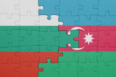 Azerbaijan 'ın renkli ulusal bayrağı ve Bulgaria bayrağı ile bulmaca. konsept