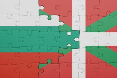Bask ülkesinin renkli ulusal bayrağı ve Bulgar bayrağıyla ilgili bulmacalar. konsept