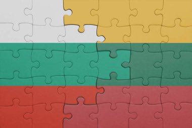 Litvanya 'nın renkli ulusal bayrağı ve İspanya bayrağıyla ilgili bulmacalar. konsept