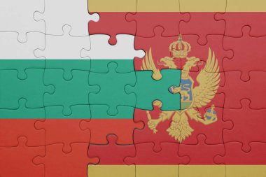 Moğol bayrağı ve Bulgar bayrağının rengarenk ulusal bayrağıyla bulmaca. konsept