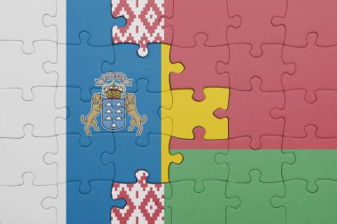 Beyaz Rusya 'nın renkli ulusal bayrağı ve kanarya adalarının bayrağı. konsept