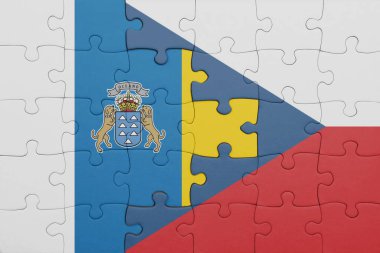 Czech cumhuriyetinin renkli ulusal bayrağı ve kanarya adalarının bayrağıyla ilgili bulmacalar. konsept