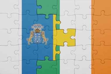 İrlanda 'nın renkli ulusal bayrağı ve kanarya adalarının bayrağı. konsept